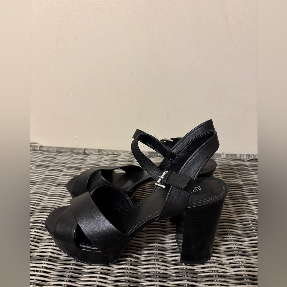 Michael kors black leather platform sandals Preowned excellent